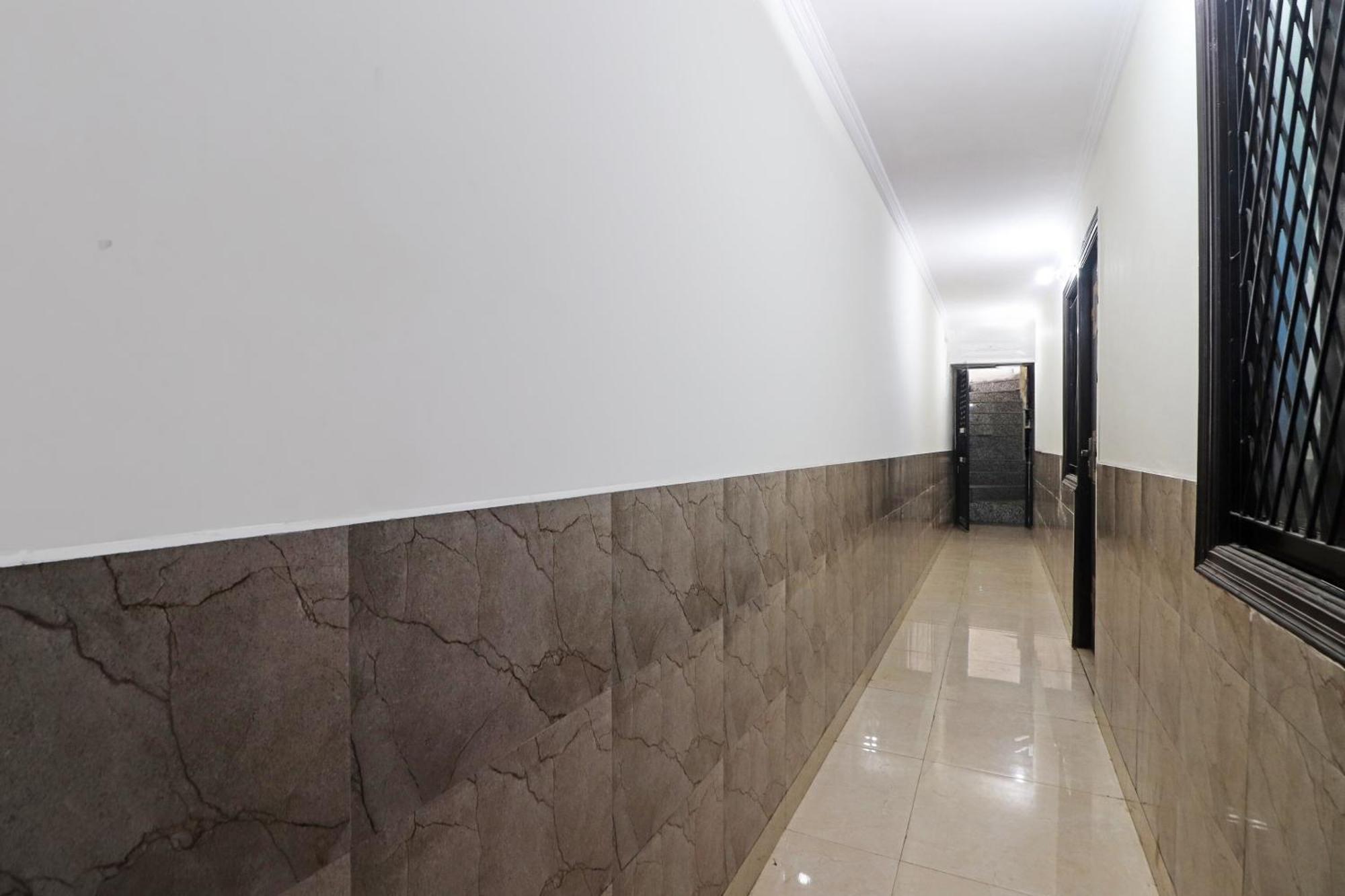 Hotel O Bluemoon Inn, South Campus Új-Delhi Kültér fotó